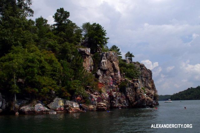 Wisata Danau Martin Yang indah di Alexander City